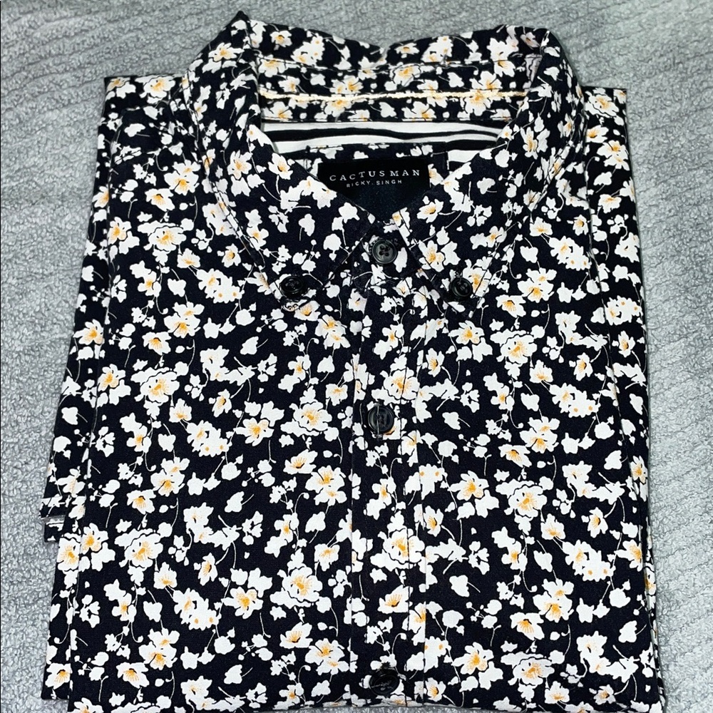 Cactus Man Black and White Floral Men's Short Sleeve Button Down Shirt  Large